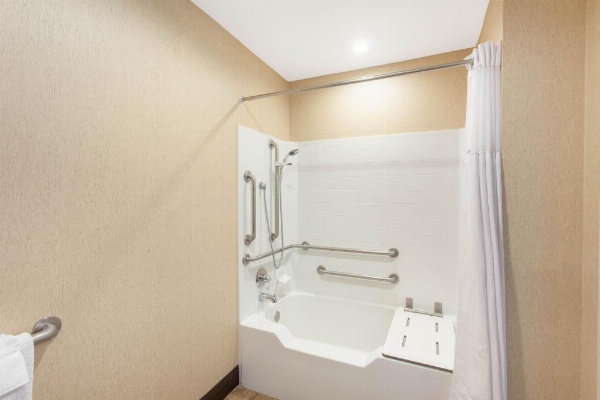 Wyndham Anaheim image 33