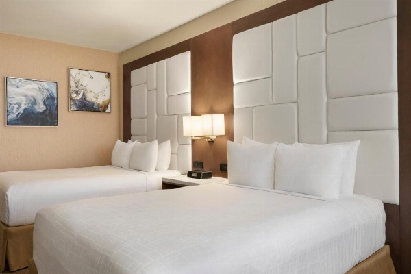 Wyndham Anaheim image 35